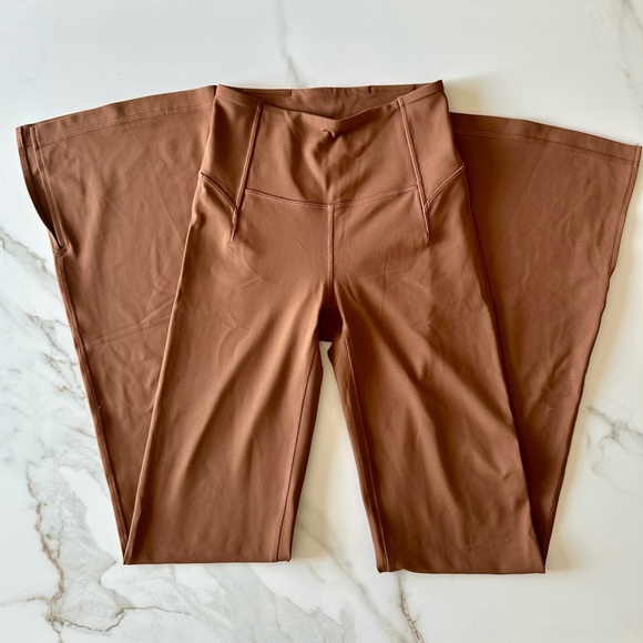Lululemon Athletica Groove Flared Legging - Picture 1 of 3